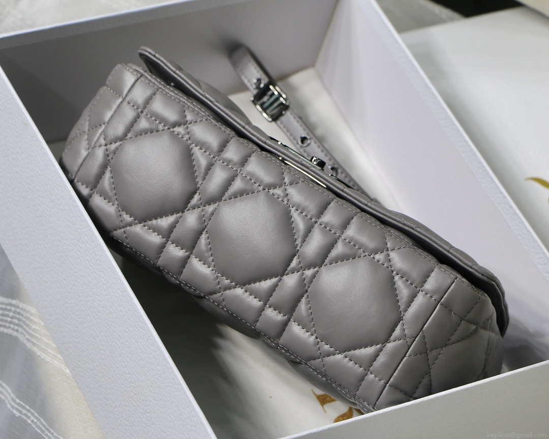 Dior M9242 Medium Quilted Macrocannage Calfskin Gray