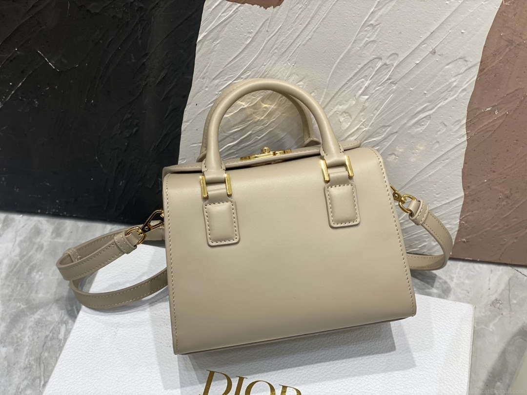 Dior M8671UBEQ_M900 Small Boston bag Beige box Calfskin