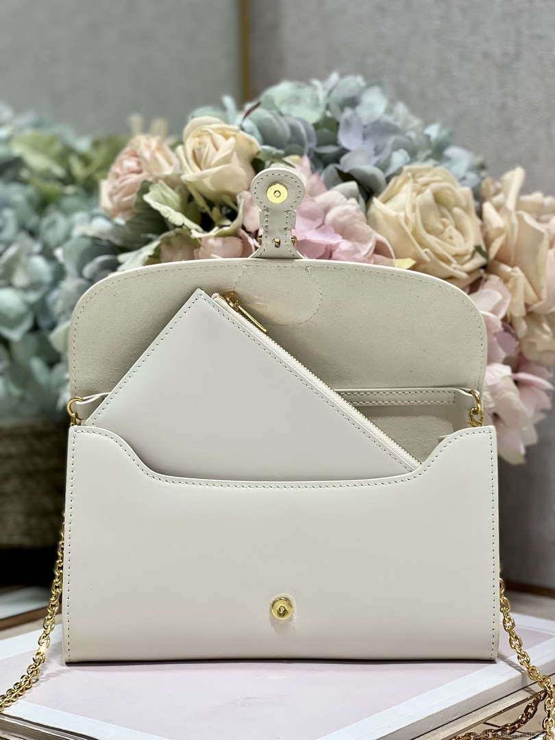 Dior S5703 Bobby EAST-WEST Pouch With Chain White Smooth Calfskin