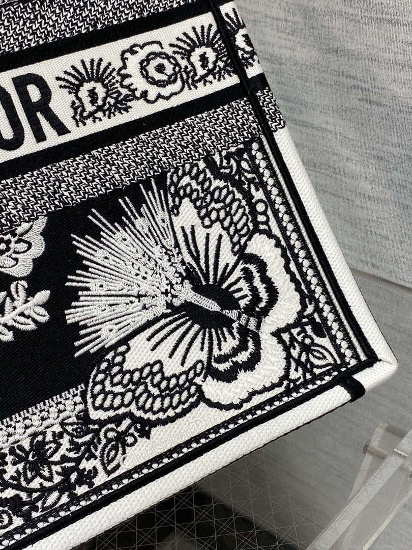 Dior M1286 Large Book Tote Butterfly Bandana Embroidery M107