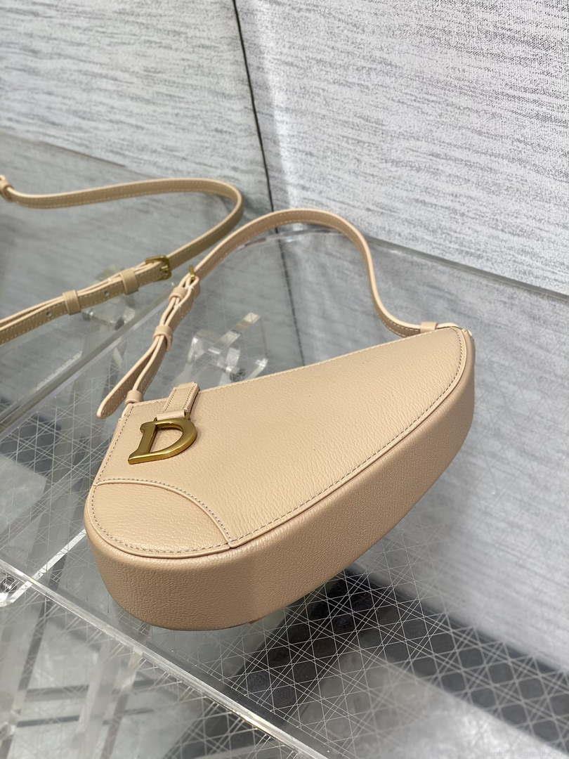 Dior M05909 Saddle Shoulder Pouch Apricot Goatskin