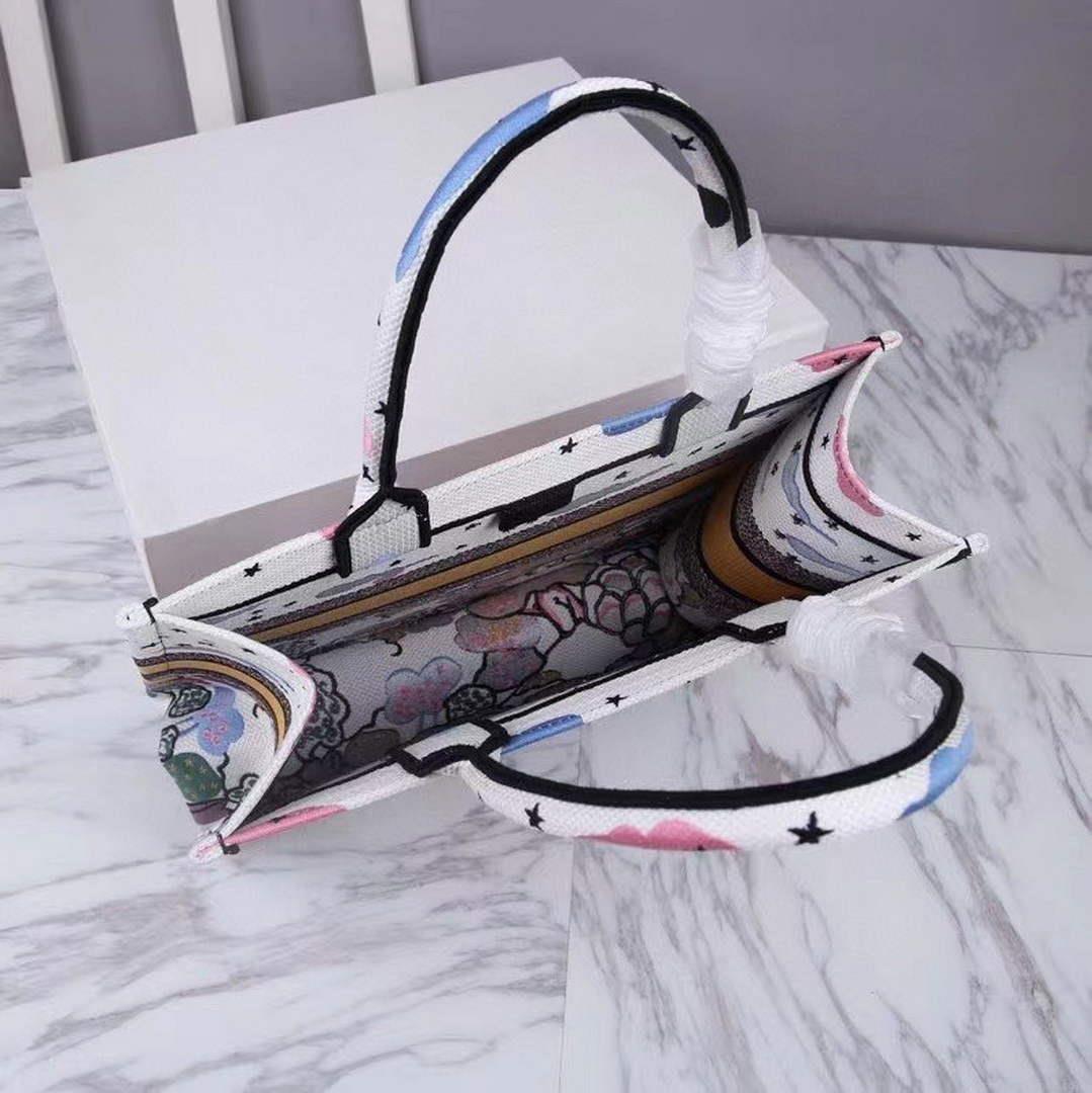 Dior Medium Book Tote Latte Dior Ciel de Rêve Embroidery M1296