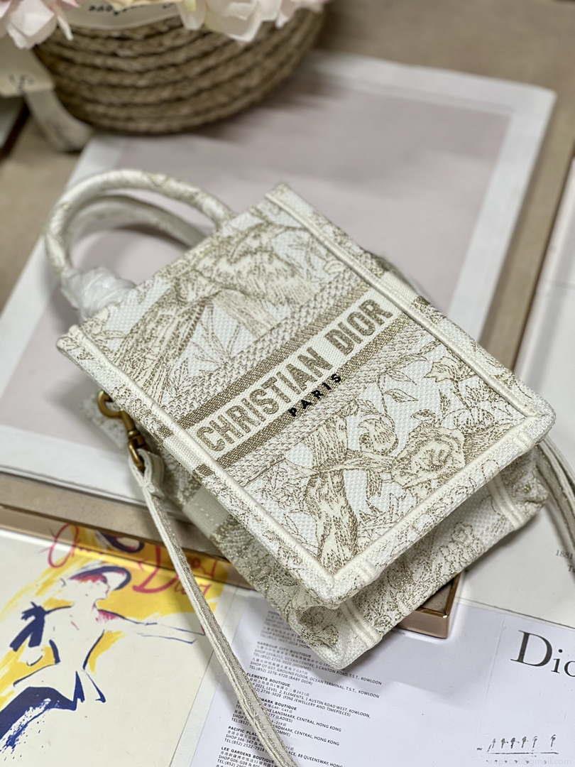 Dior S5555 Mini Dior Book Tote Phone Bag White Eembroidery S1107