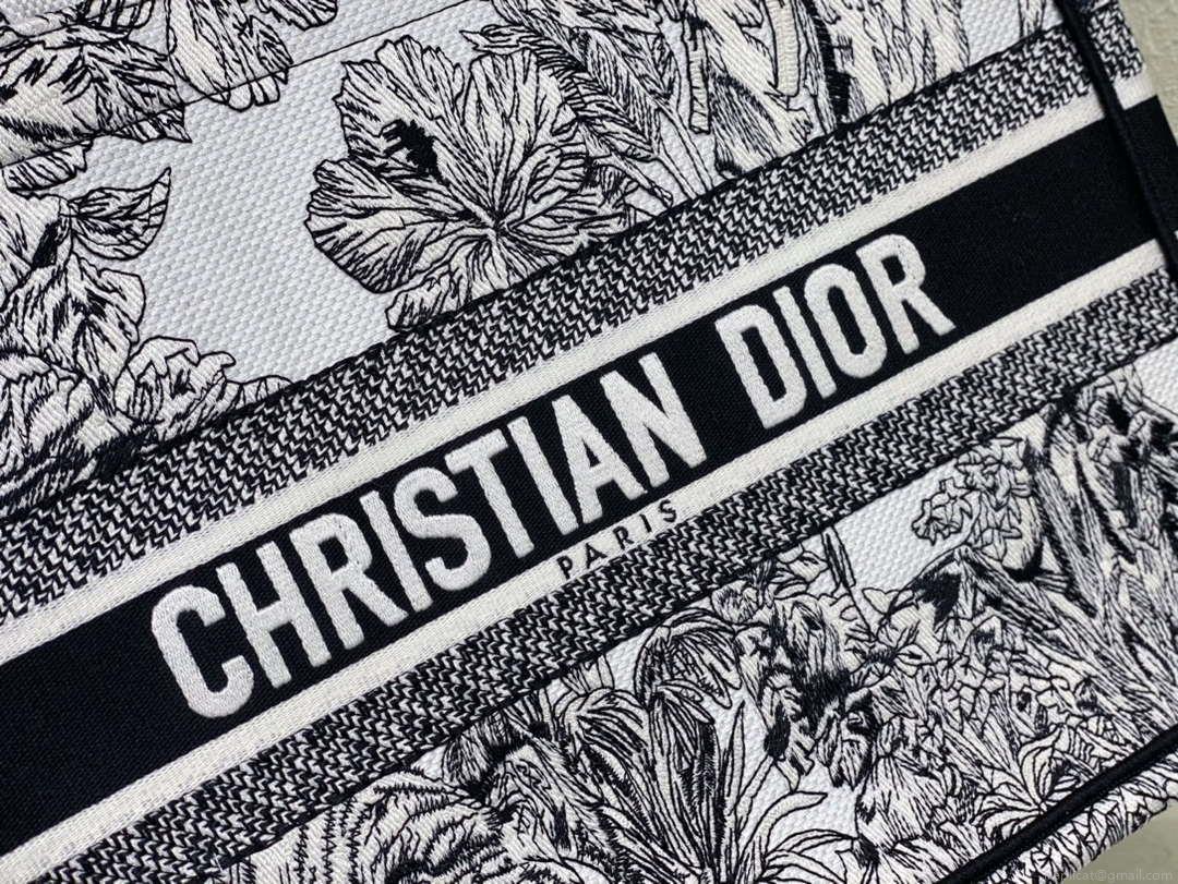 Dior Book Tote M1296 Medium Toile de Jouy Embroidery M0076