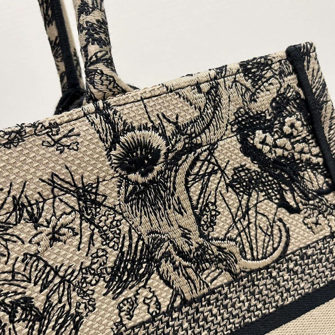 Dior Book Tote M1296 Medium Toile de Jouy Embroidery M0077
