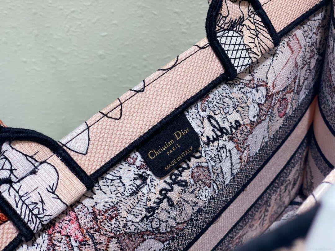 Dior Book Tote M1296 Medium Latte Multicolor Dior Jardin d’Hiver Embroidery M0087