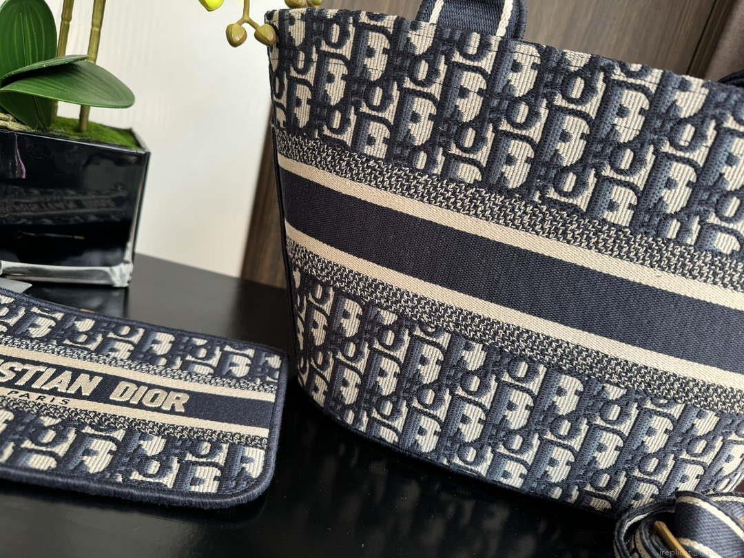 Dior M1328 Hat Basket Bag Navy Blue and Gold-tone Blue Dior Oblique Jacquard