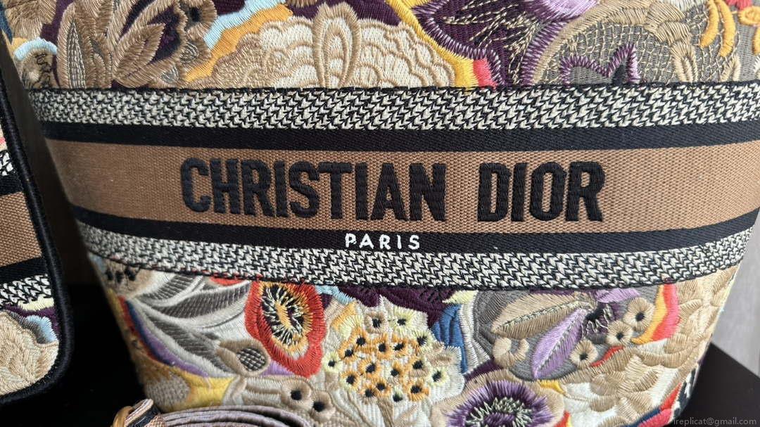 Dior M1328 Hat Basket Bag Multicolor Le Coeur des Papillons Embroider