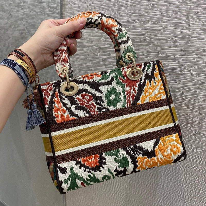 Dior M0565 Medium Lady D-lite Embroidery Bag