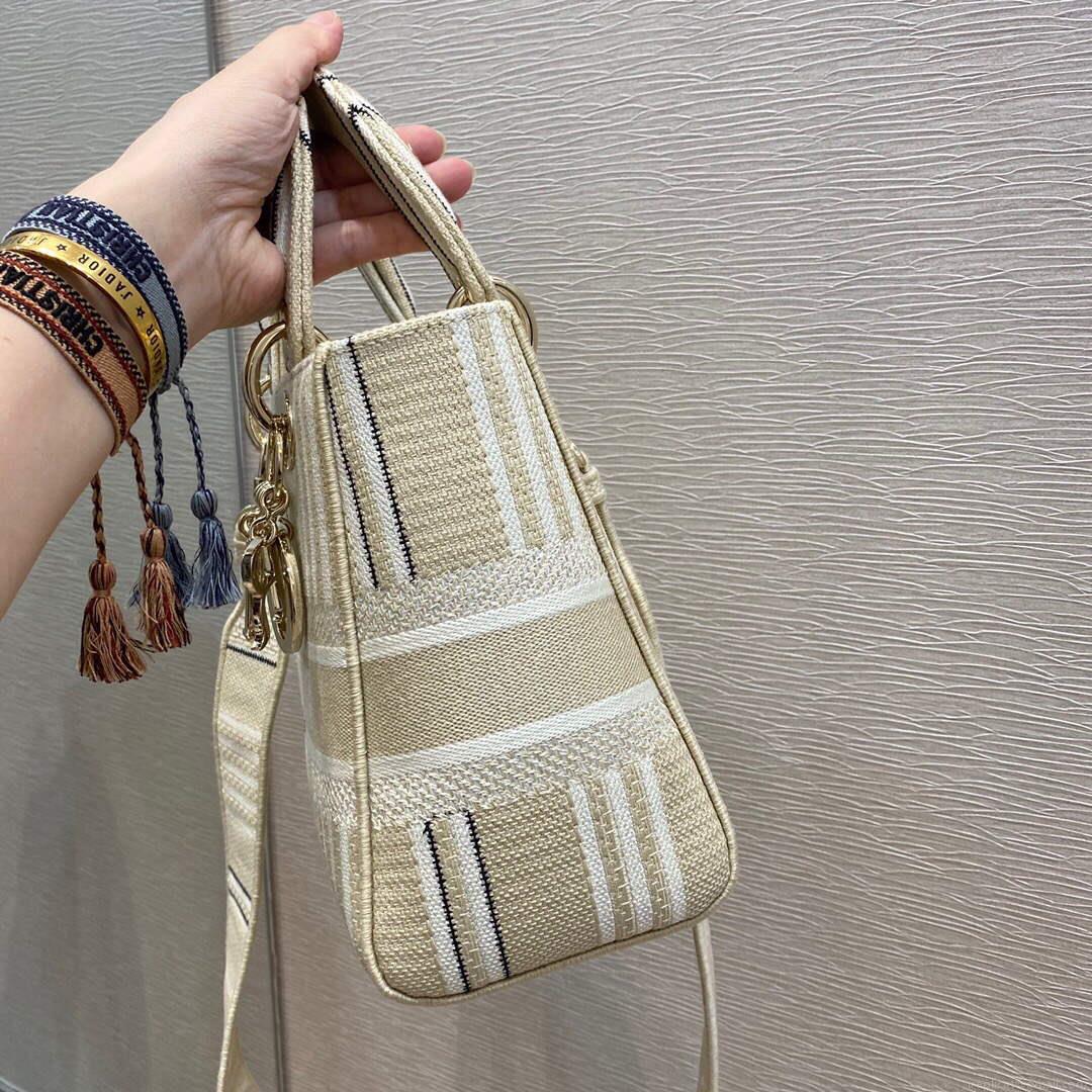 Dior M0565 Medium Lady D-lite Embroidery Bag