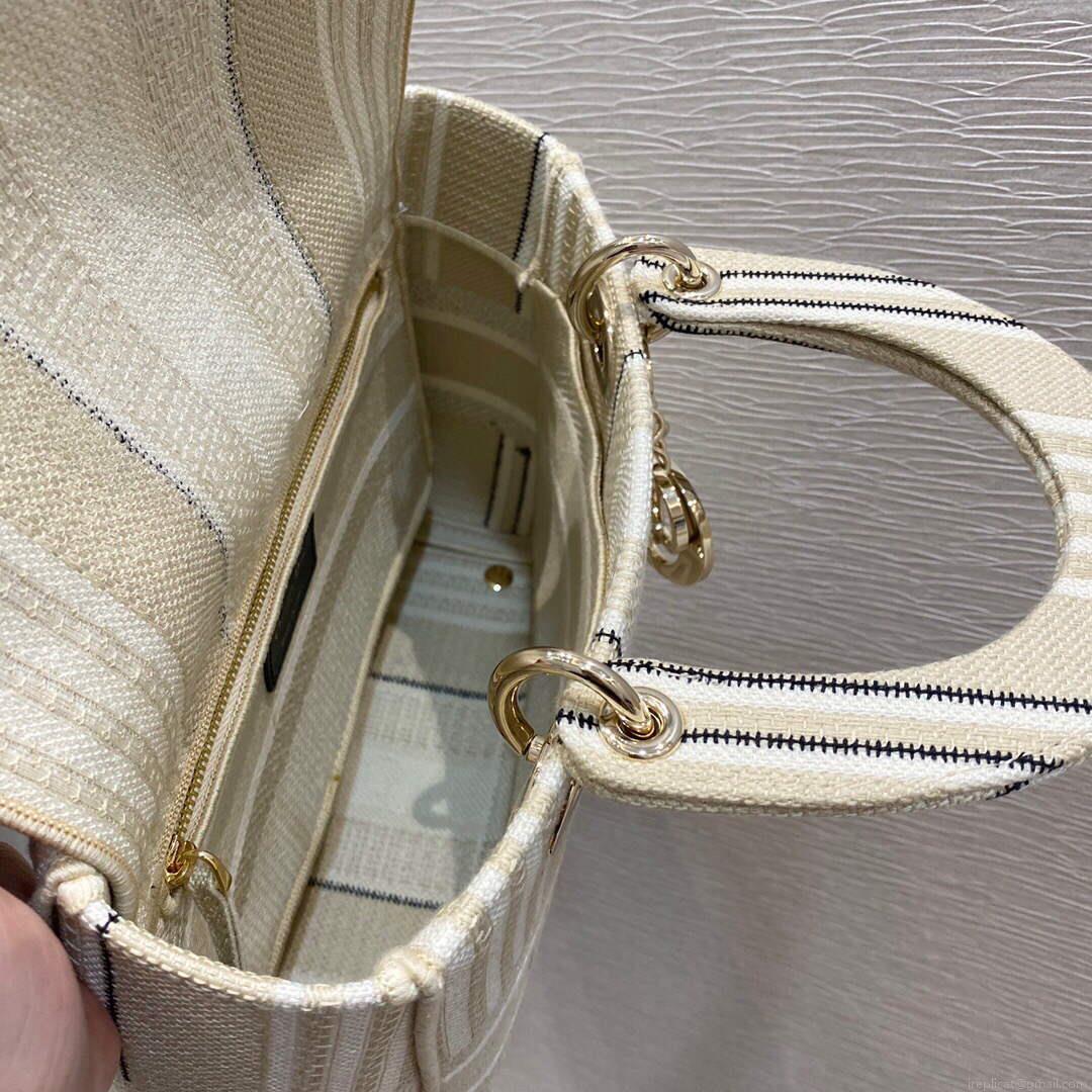 Dior M0565 Medium Lady D-lite Embroidery Bag
