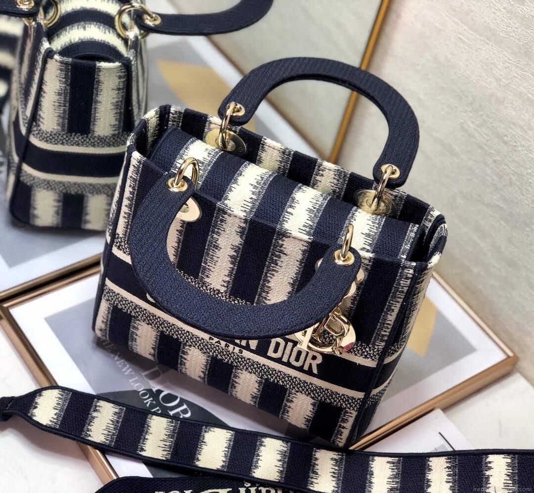 Dior M0565 Medium Lady D-lite Embroidery Bag