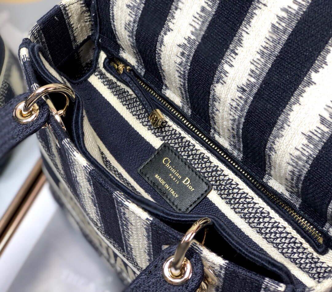 Dior M0565 Medium Lady D-lite Embroidery Bag