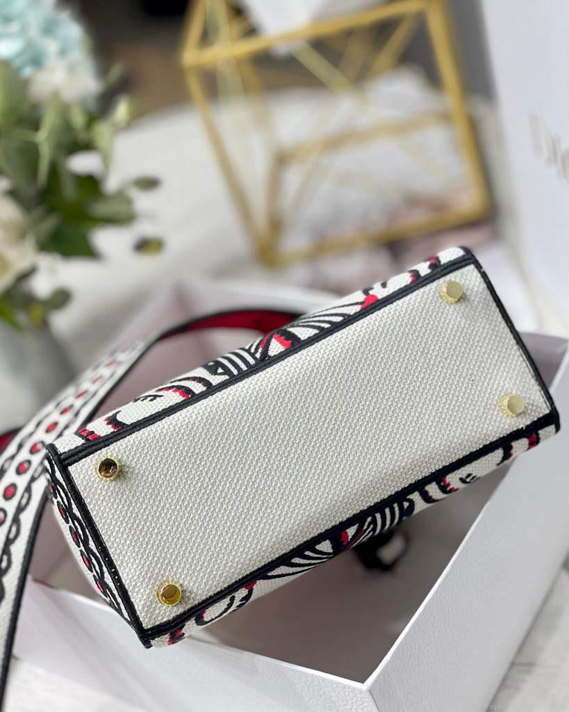 Dior M0565 Medium Lady D-Life Bag Latte Multicolor Cupidon Embroidery