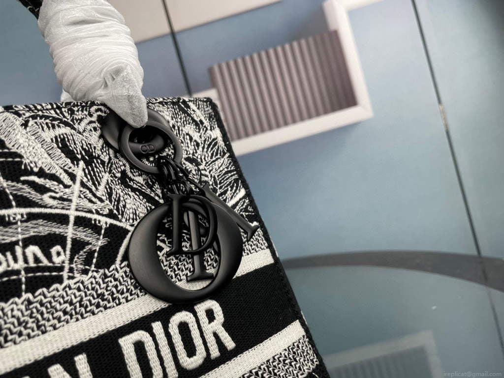 Dior M0565 Medium Lady D-Life Bag Black Cupidon Embroidery