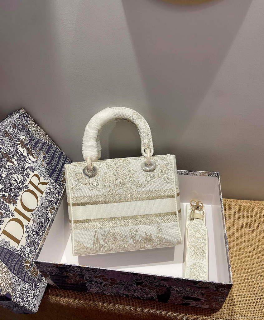 Dior M0565 Medium Lady D-Life Bag Light Yellow Cupidon Embroidery