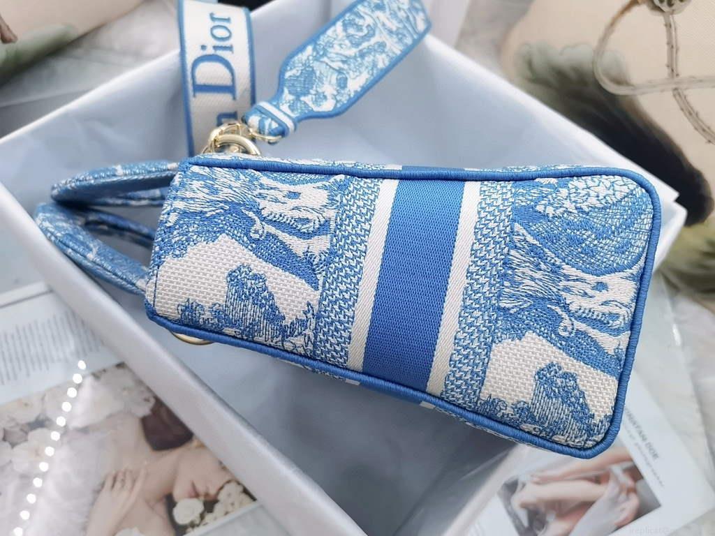Dior M0565 Medium Lady D-Life Bag Cornflower Blue Toile de Jouy Embroidery