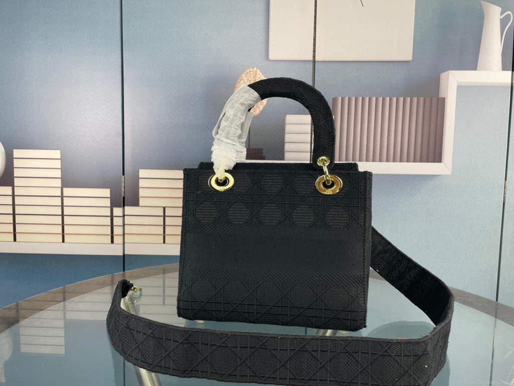 Dior M0565 Medium Lady D-Life Bag Cannage Embroidery Black