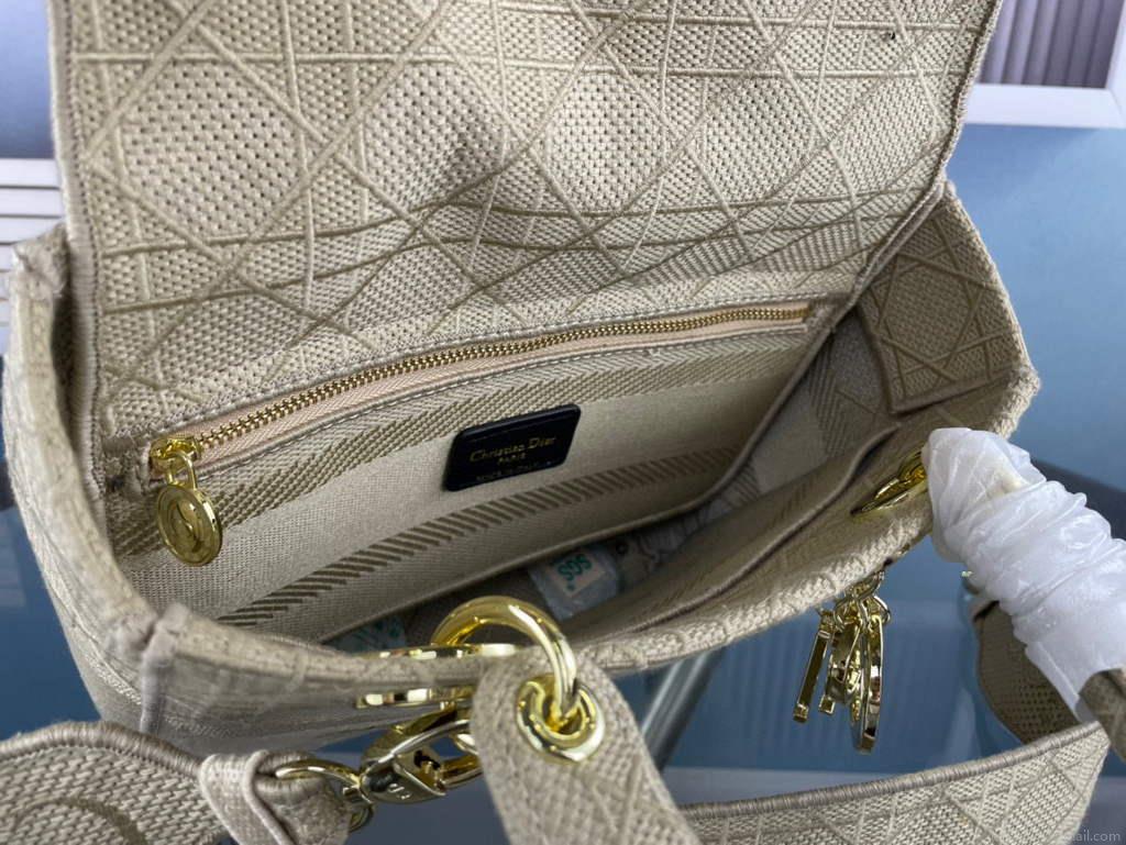 Dior M0565 Medium Lady D-Life Bag Cannage Embroidery Light Yellow