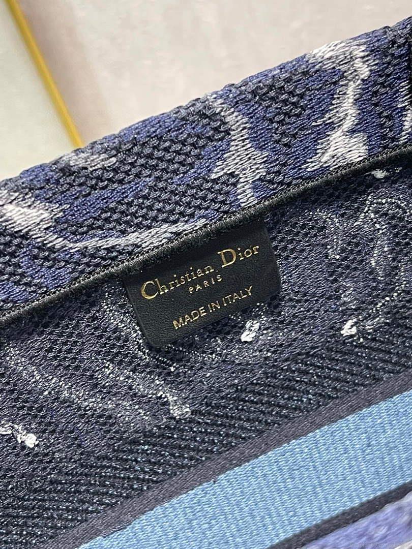 Dior M1296 Medium Book Tote Blue Roses embroidery