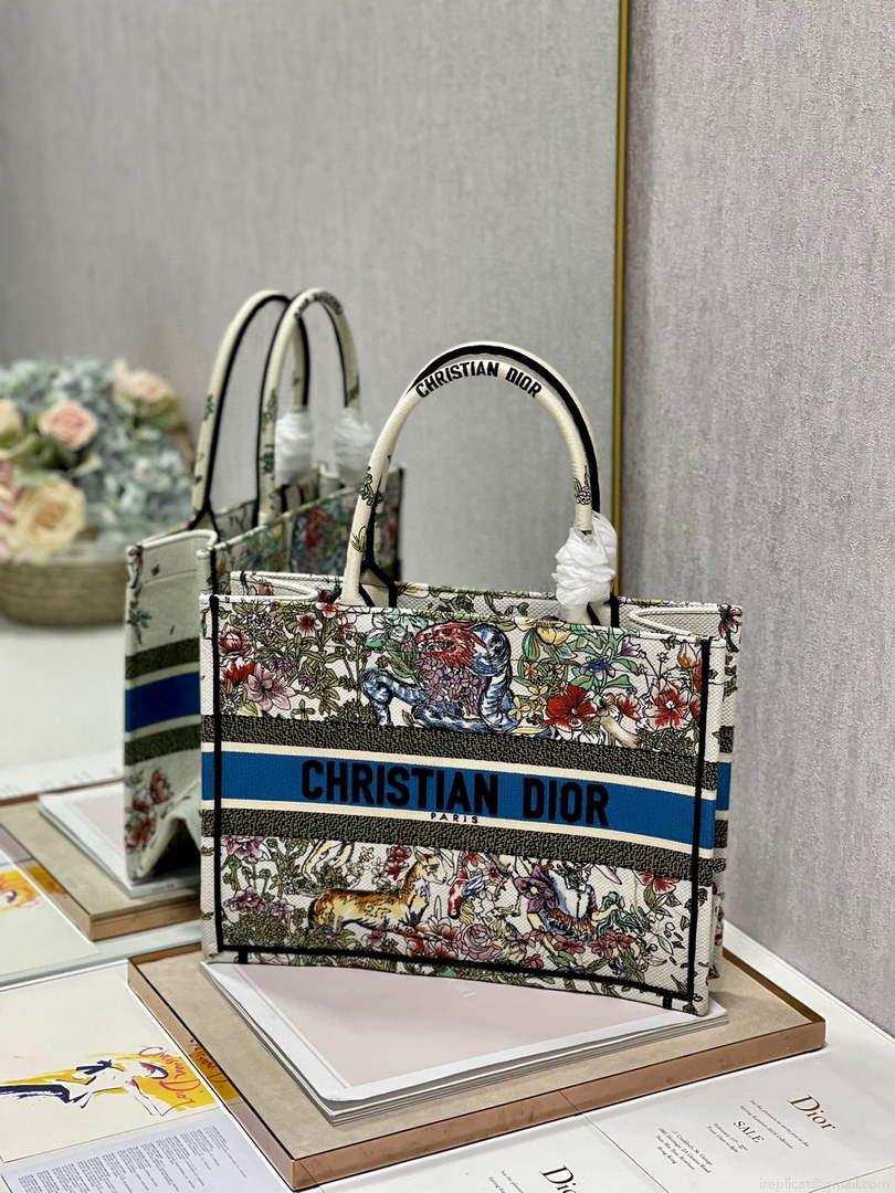 Dior M1296 Medium Book Tote Latte D-Constellation Embroidery Beige