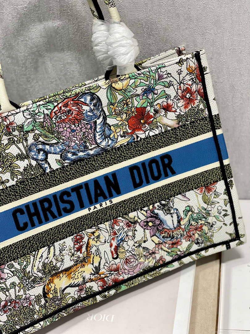 Dior M1296 Medium Book Tote Latte D-Constellation Embroidery Beige