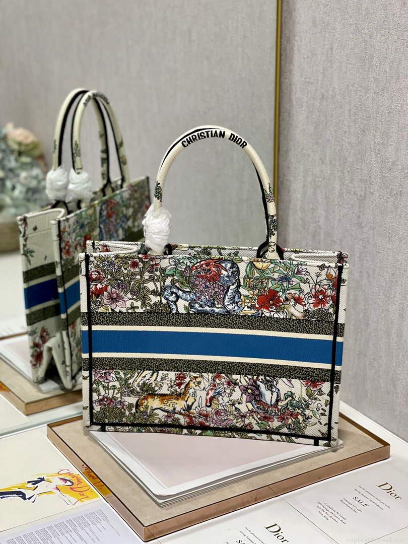 Dior M1296 Medium Book Tote Latte D-Constellation Embroidery Beige