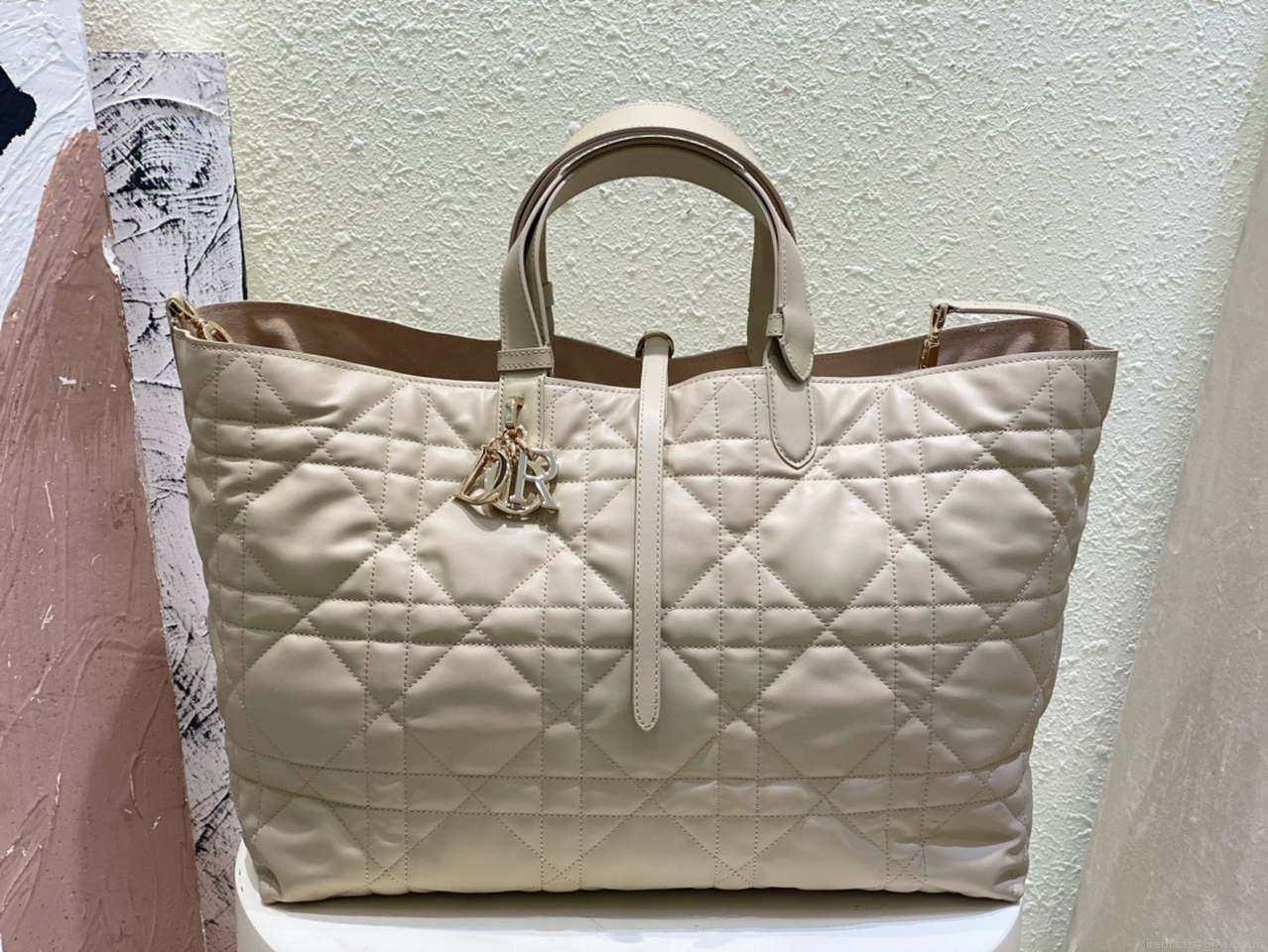 Dior M2820 Large Dior Toujours Bag Beige Macrocannage Calfskin