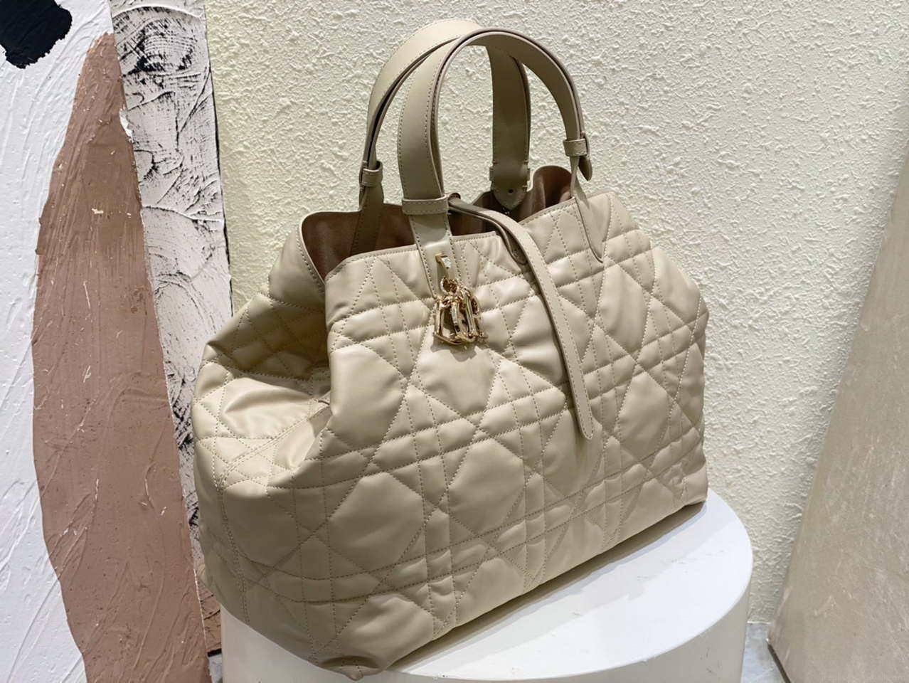 Dior M2820 Large Dior Toujours Bag Beige Macrocannage Calfskin