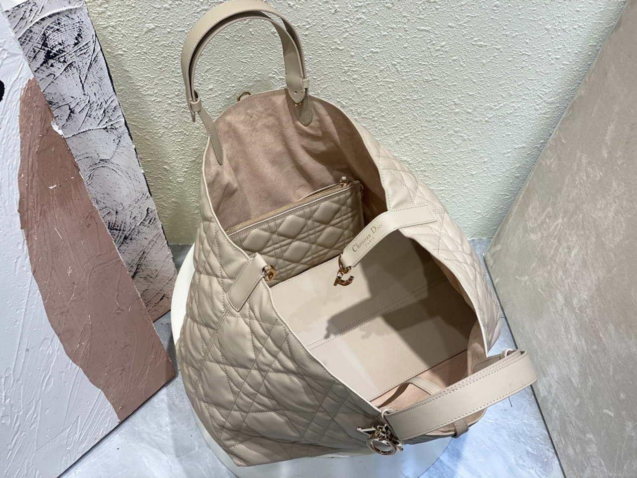 Dior M2820 Large Dior Toujours Bag Beige Macrocannage Calfskin