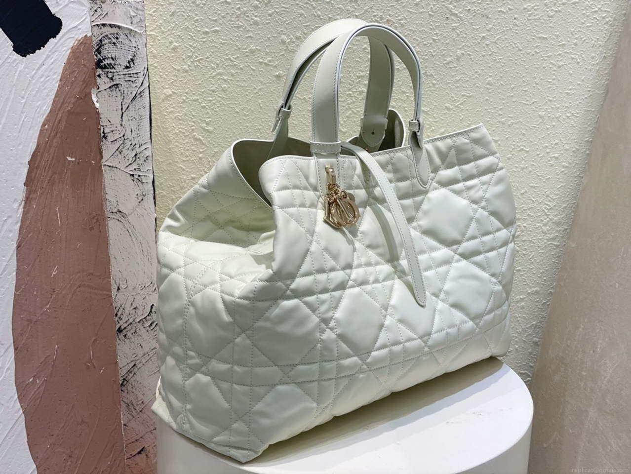 Dior M2820 Large Dior Toujours Bag White Macrocannage Calfskin