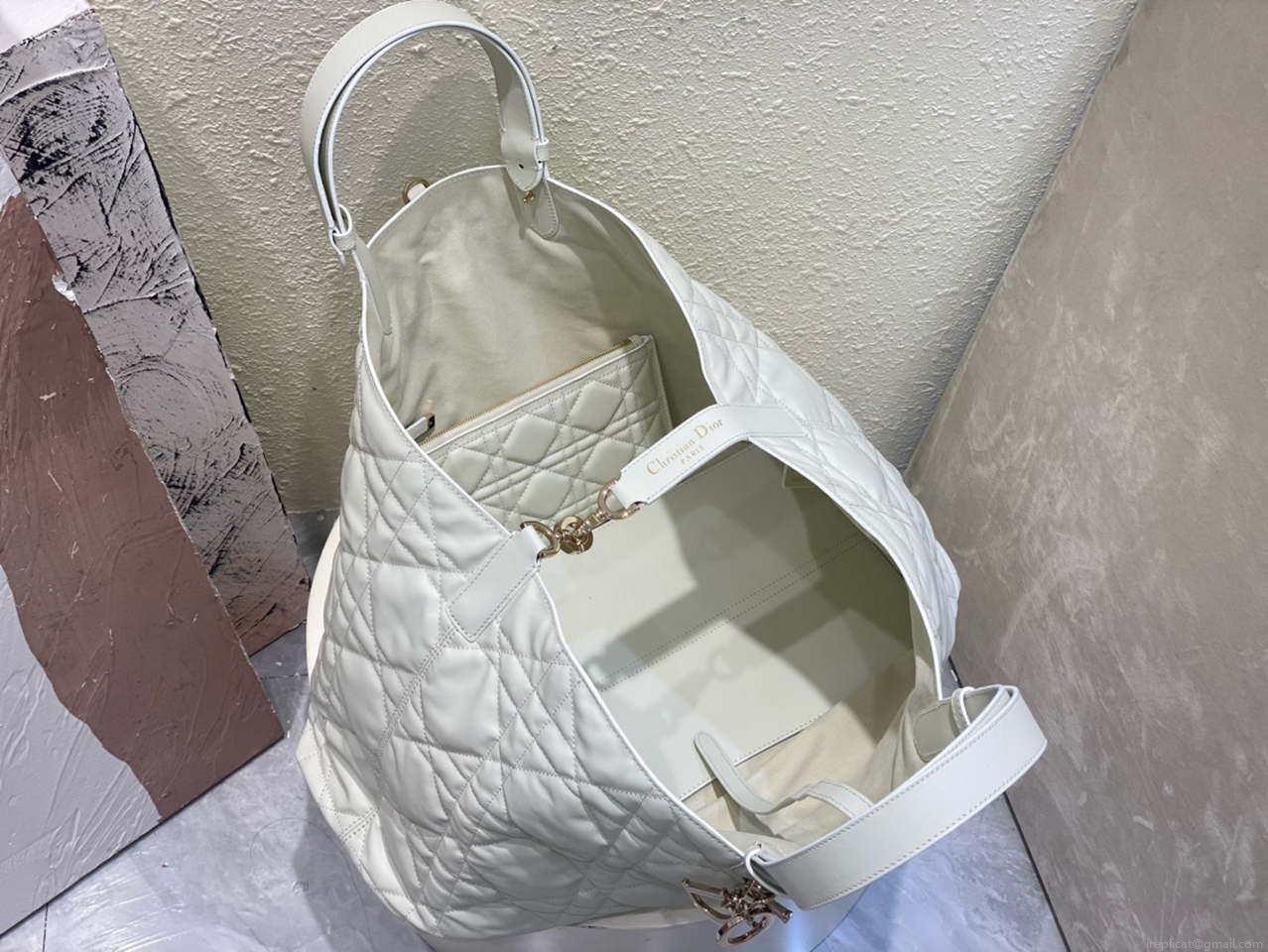 Dior M2820 Large Dior Toujours Bag White Macrocannage Calfskin