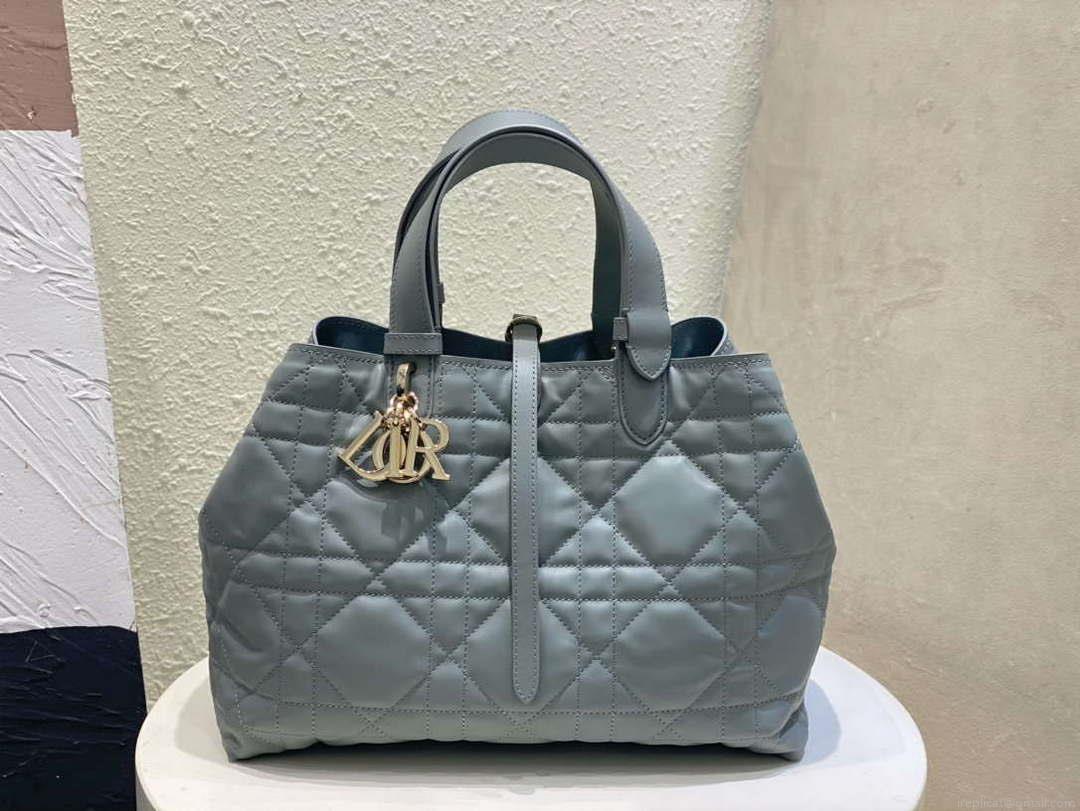Dior M2821 Medium Dior Toujours Bag Blue Macrocannage Calfskin