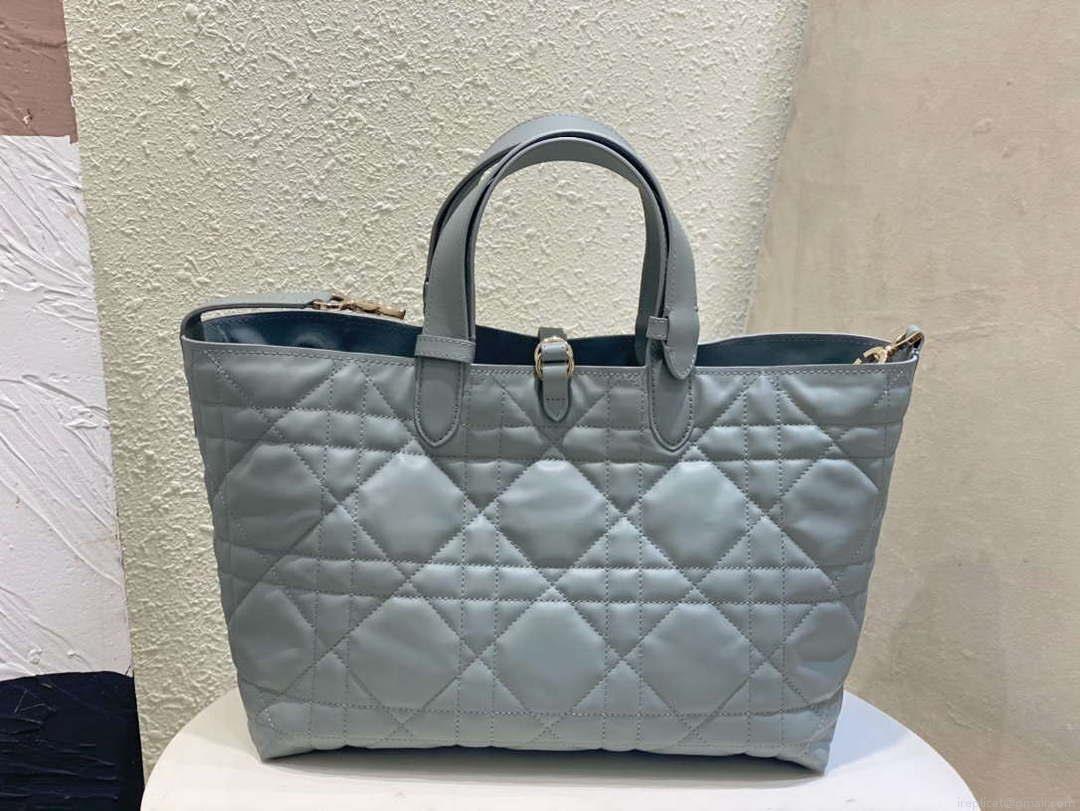 Dior M2821 Medium Dior Toujours Bag Blue Macrocannage Calfskin