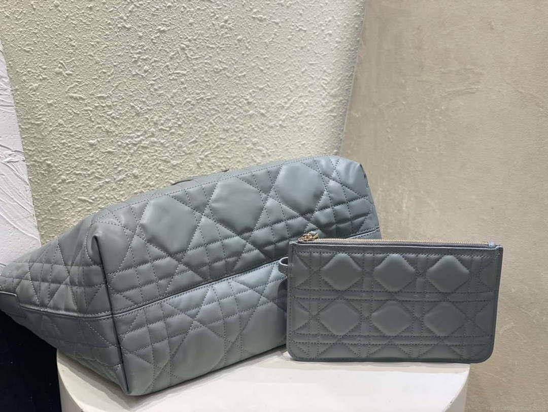 Dior M2821 Medium Dior Toujours Bag Blue Macrocannage Calfskin
