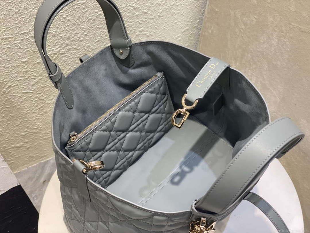 Dior M2821 Medium Dior Toujours Bag Blue Macrocannage Calfskin