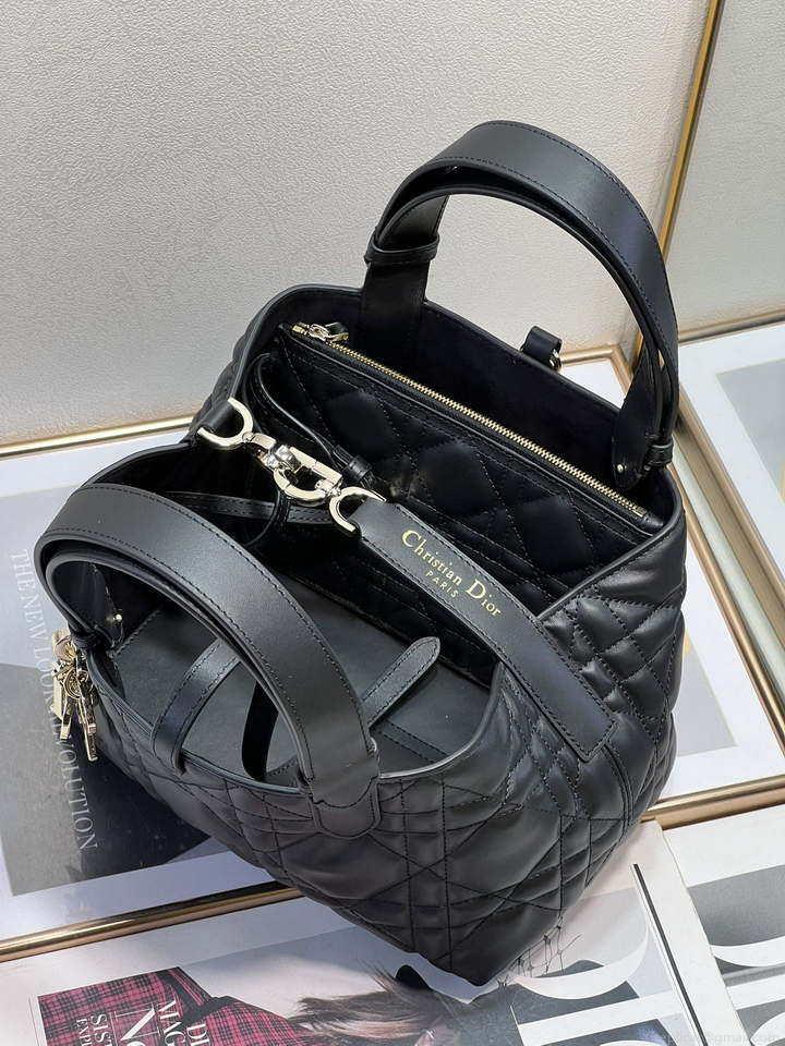 Dior M2822 Small Dior Toujours Bag Black Macrocannage Calfskin