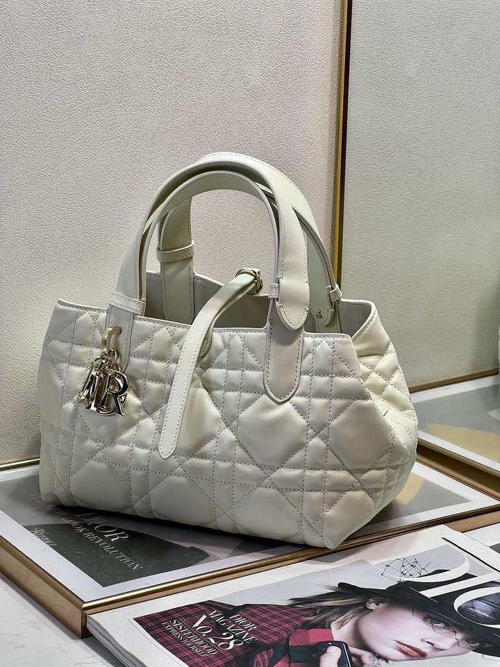 Dior M2822 Small Dior Toujours Bag White Macrocannage Calfskin