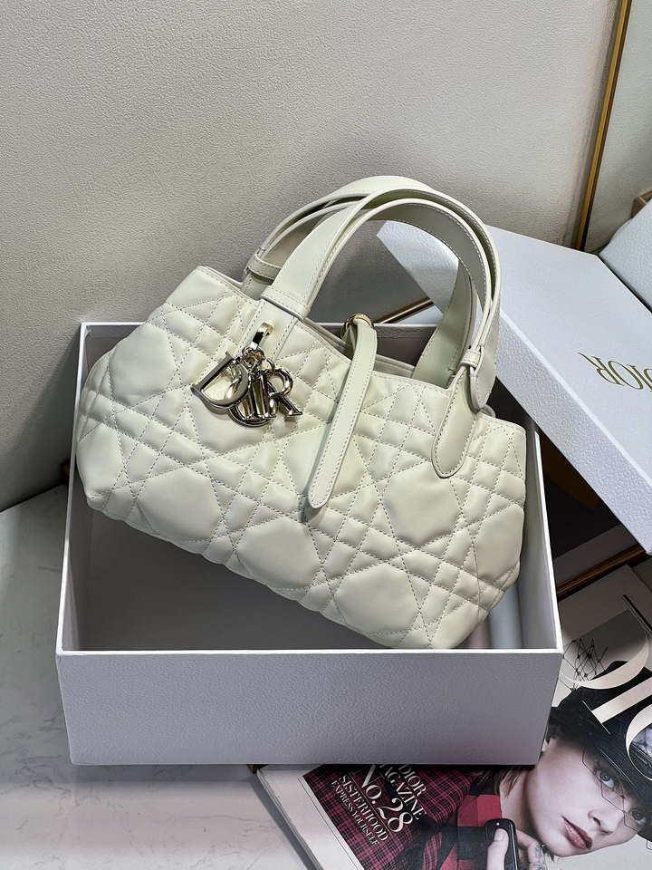 Dior M2822 Small Dior Toujours Bag White Macrocannage Calfskin