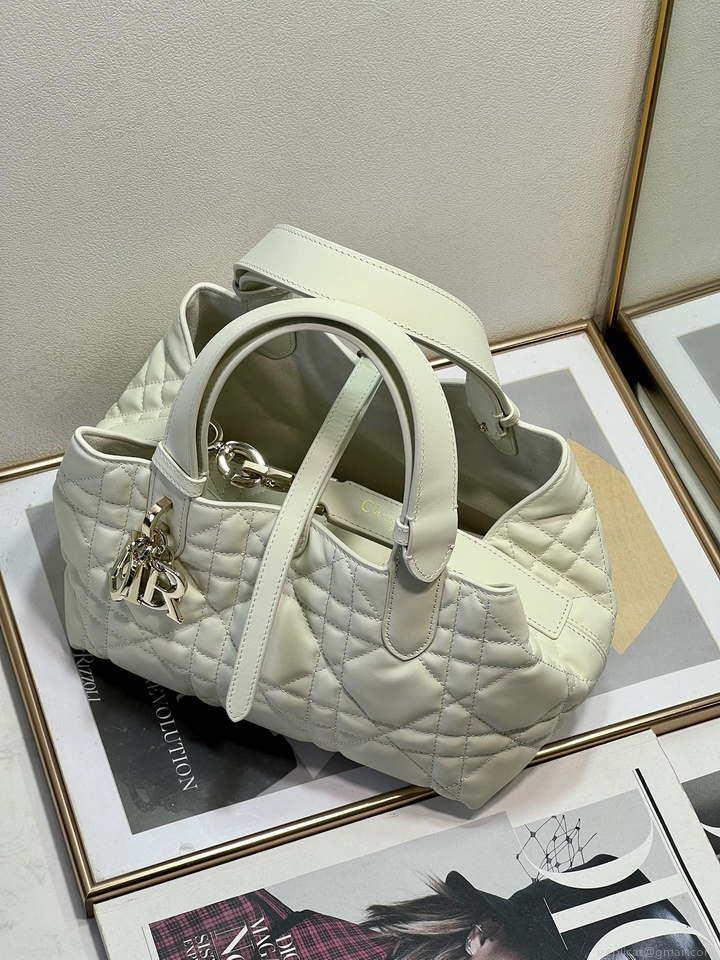 Dior M2822 Small Dior Toujours Bag White Macrocannage Calfskin