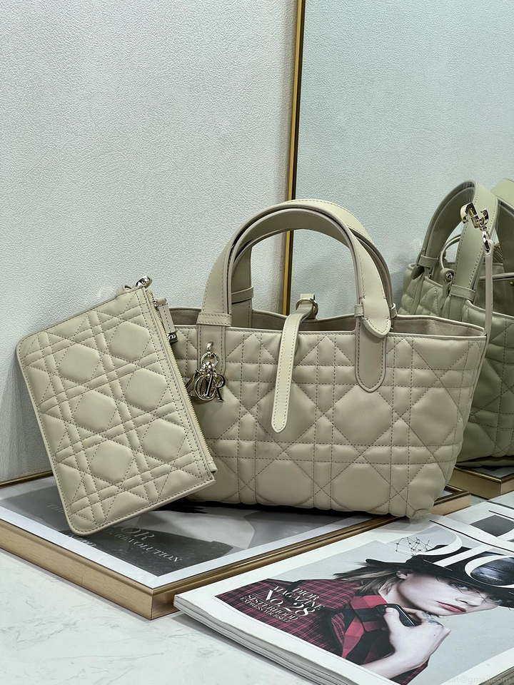 Dior M2822 Small Dior Toujours Bag Beige Macrocannage Calfskin