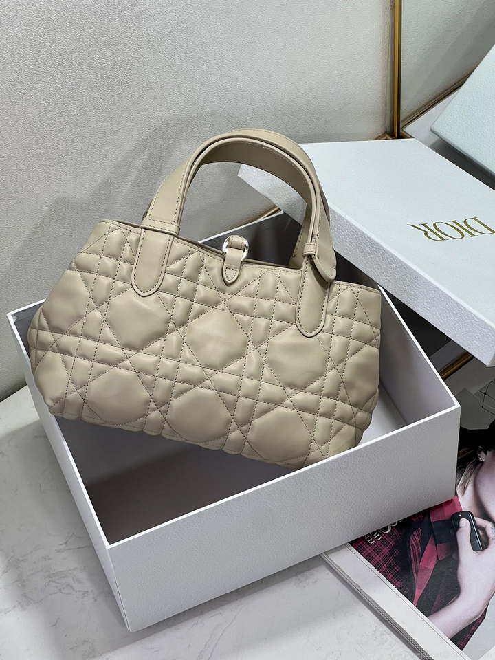 Dior M2822 Small Dior Toujours Bag Beige Macrocannage Calfskin