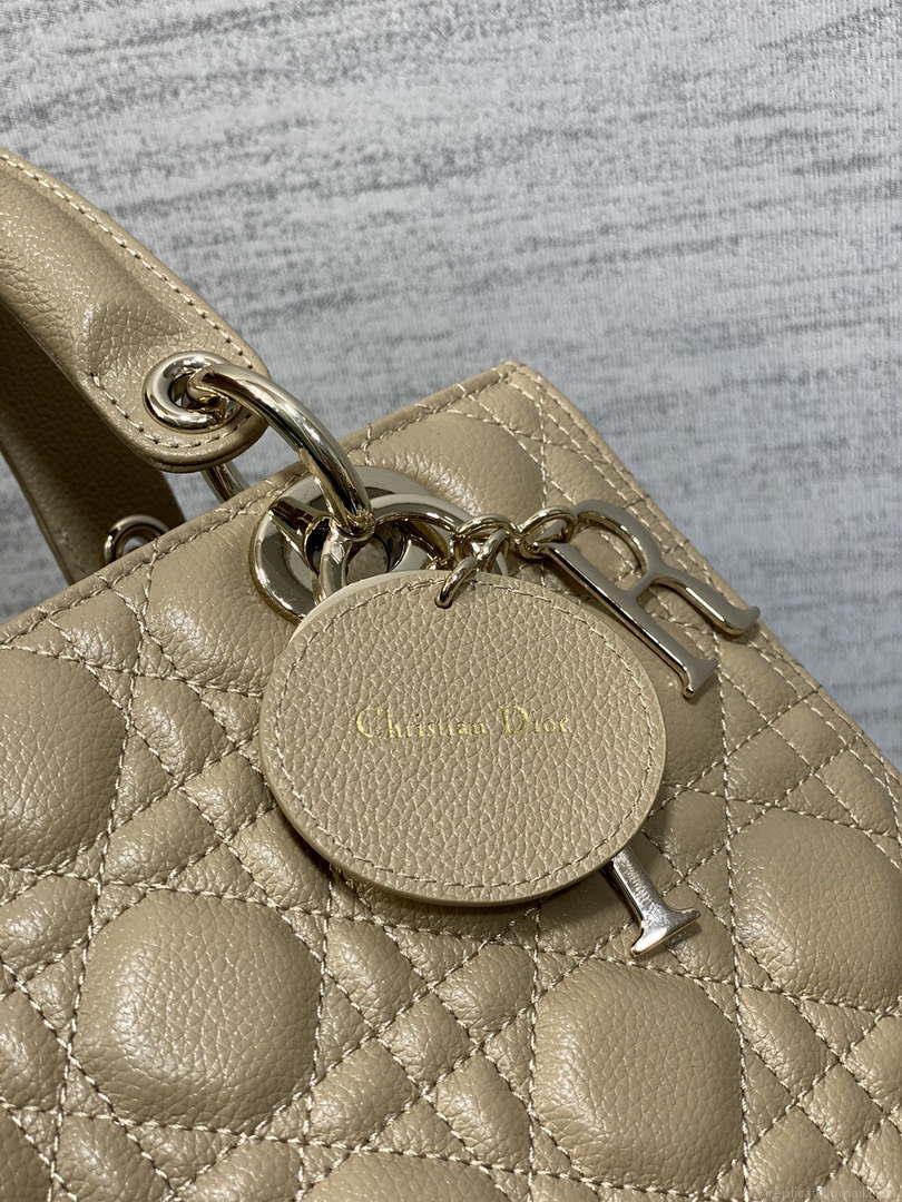 Dior M0565 Medium Lady Dior Bag Sand-Colored Grained Cannage Calfskin Gold