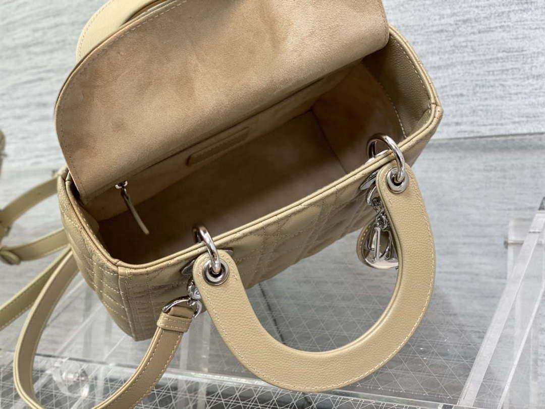 Dior M0565 Medium Lady Dior Bag Sand-Colored Grained Cannage Calfskin Silver