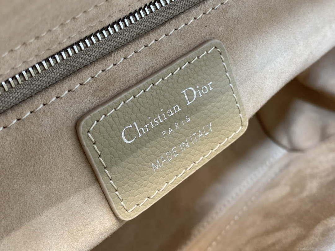 Dior M0565 Medium Lady Dior Bag Sand-Colored Grained Cannage Calfskin Silver