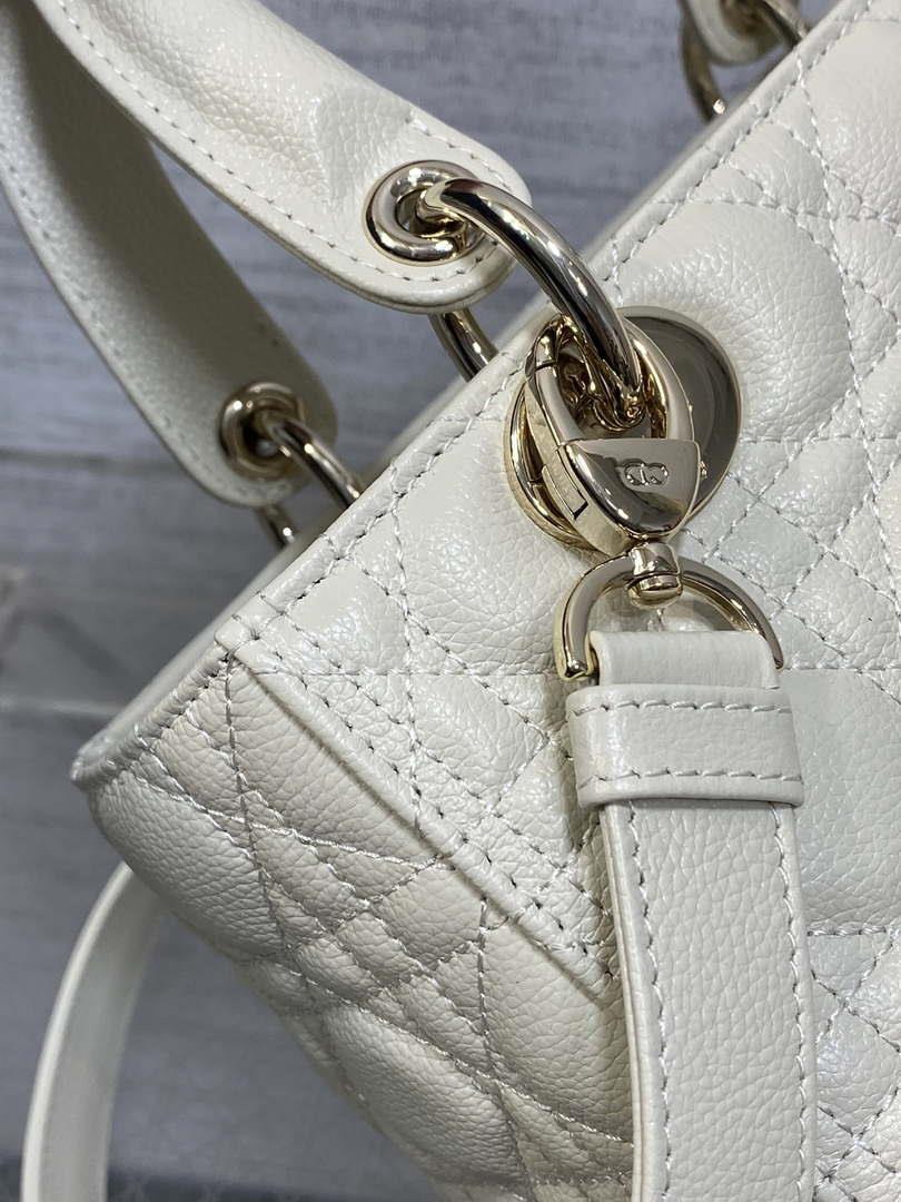 Dior M0565 Medium Lady Dior Bag Beige Grained Cannage Calfskin Gold