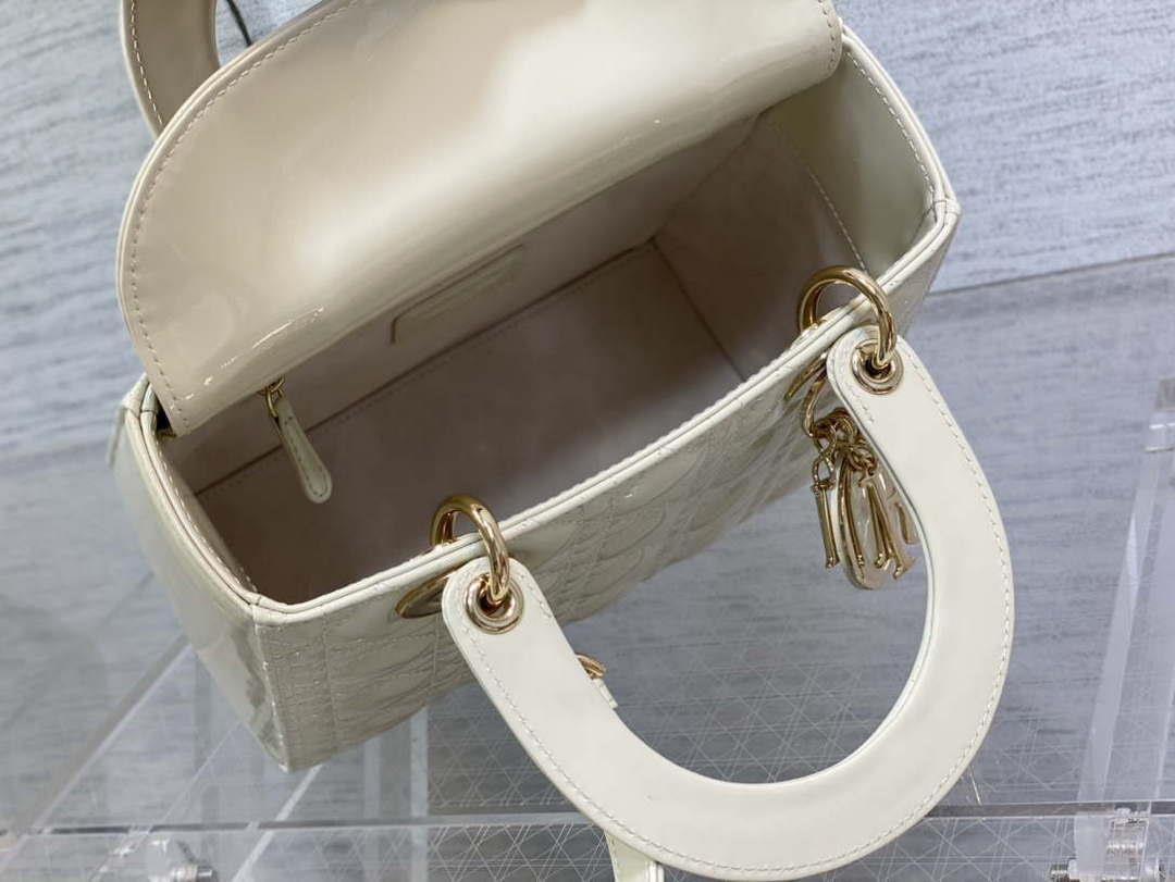 Dior M0565 Medium Lady Dior Patent Cannage Calfskin Bag White Enamel Hardware