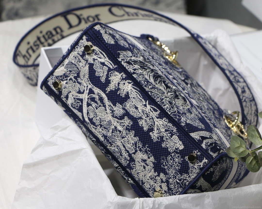Dior M0565 Medium Lady D-Lite Blue Toile de Jouy Embroidery M1022