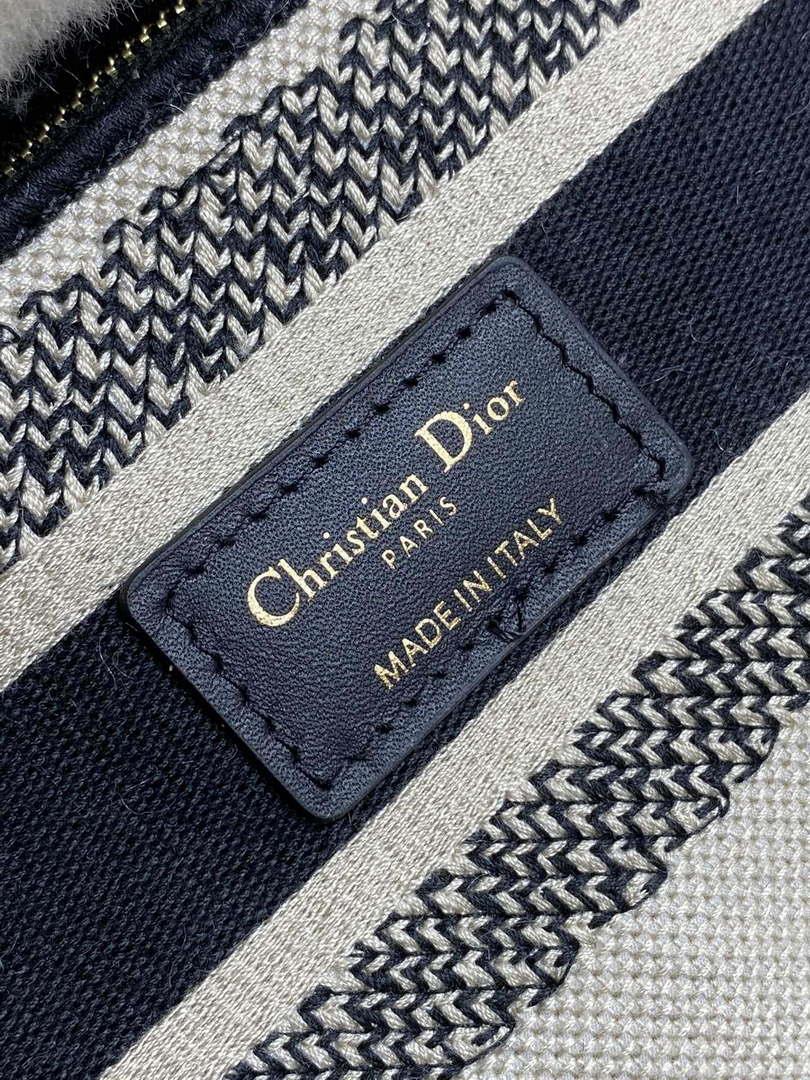 Dior M0565 Medium Lady D-Lite Wool Beige with Blue M1035