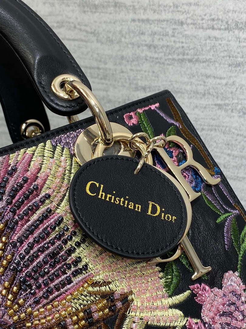 Dior M0565 Medium Lady D-Lite beaded Embroidery M1089